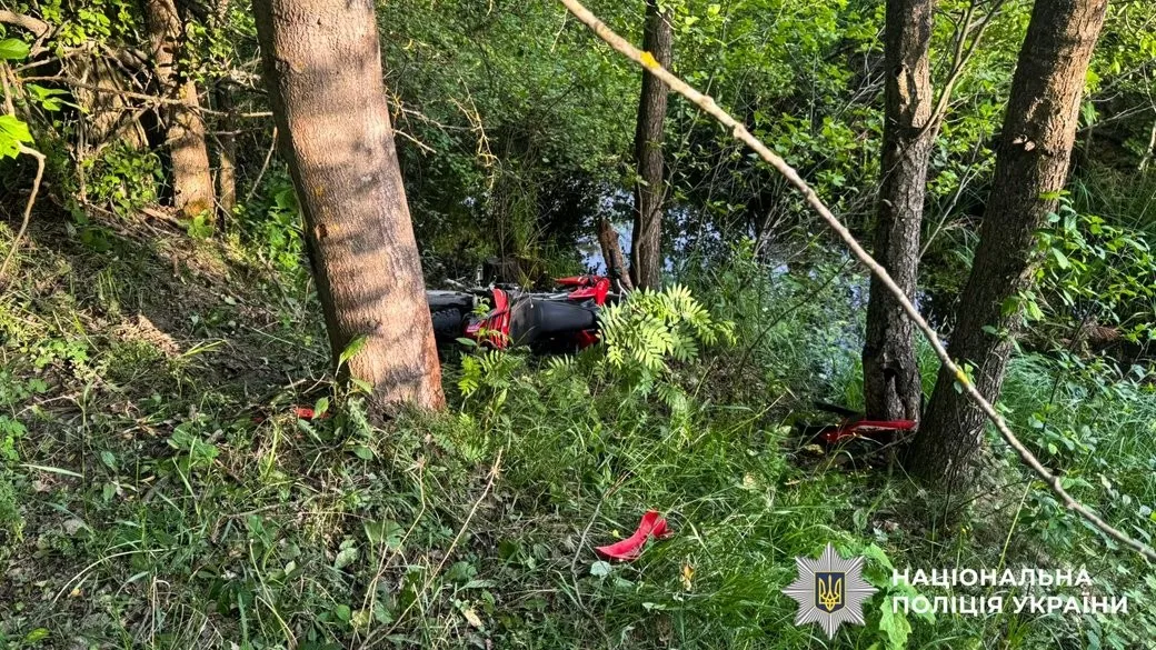 Смертельна аварія у Сарненському районі: юний водій мотоцикла врізався у дерево