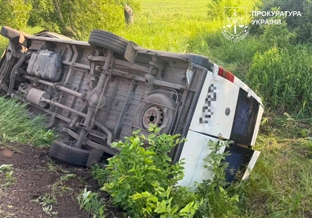 Серйозна аварія за участю шкільного автобуса на Харківщині