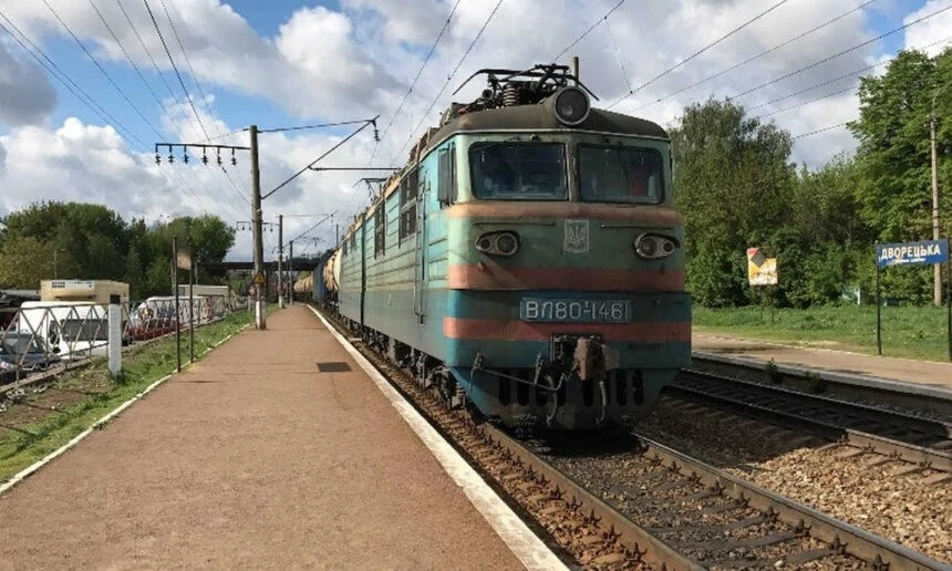 Безпека чи доступність: суперечка навколо зупинки «Дворецька» у Рівному