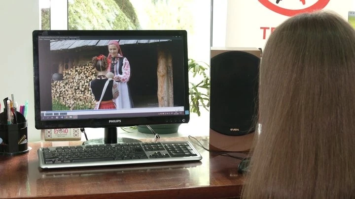 Рівненська школярка презентувала фольклорний відеокліп
