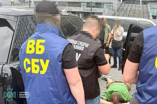 Хабар за довідку щодо пошкоджених дронів: затримано посадовицю ТППУ