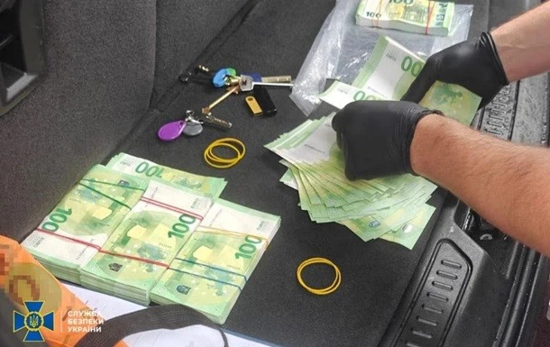 Хабар за довідку щодо пошкоджених дронів: затримано посадовицю ТППУ