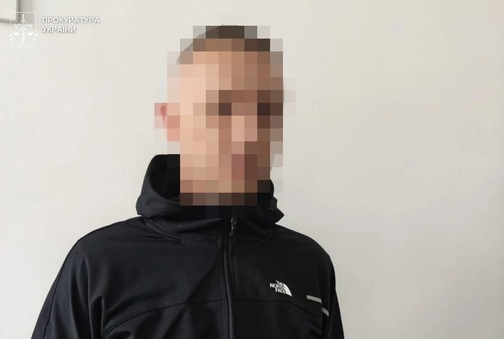 Рівненчанин намагався вивезти ухилянта у прихованому відсіку мікроавтобуса