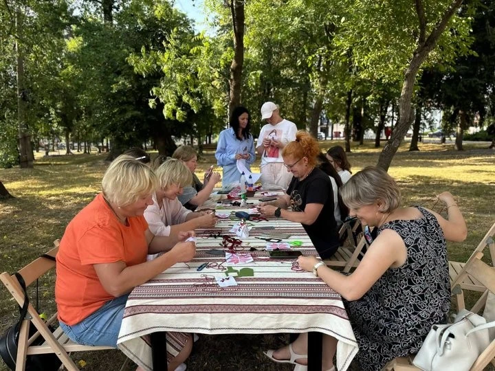 У Березнівській громаді створюють 12-метрове вишите панно на пам’ять про полеглих воїнів
